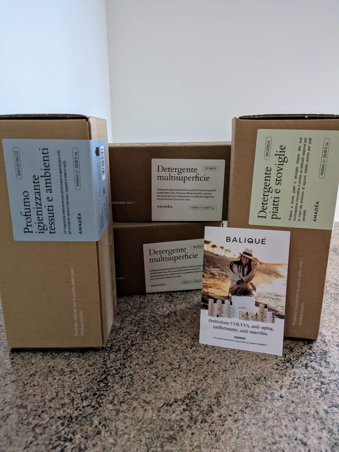 Customer photo review of Profumo "Baci di Talco" igienizzante tessuti e ambienti - Ricarica da 1L