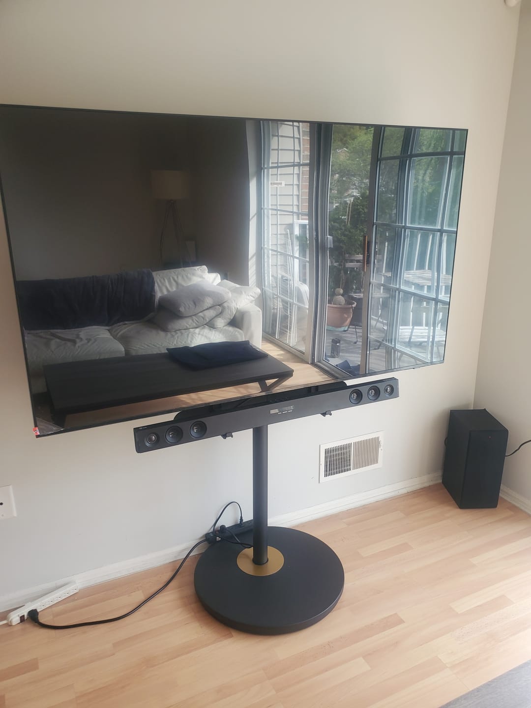 Customer photo review of Master V2 FT65 TV Stand