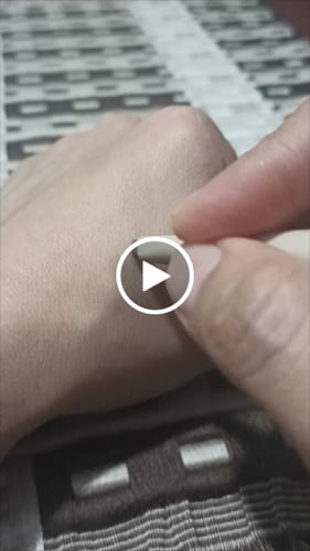 Customer video review of MASCARA PARA CEJAS FOCUS