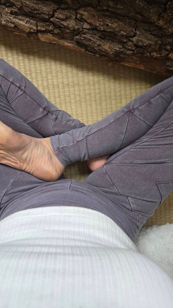 Customer photo review of NYEPI Leggings - [Stonewash]