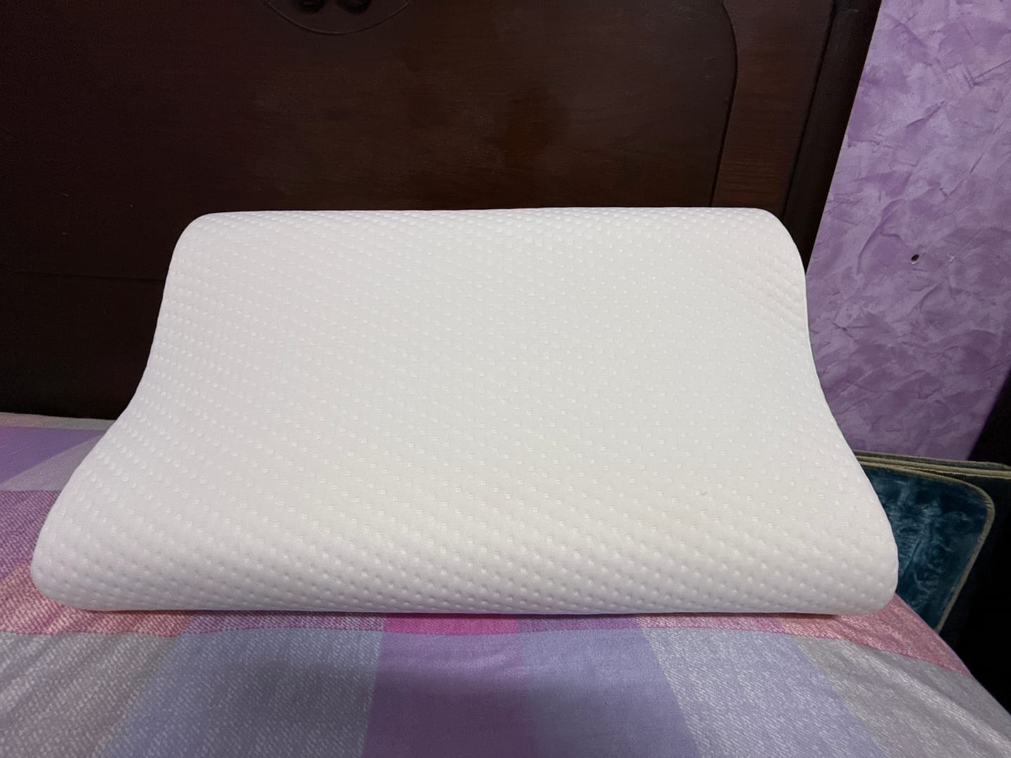 Customer photo review of Wavy Memory Foam Pillow