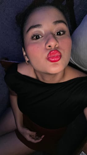 Customer photo review of LIP GLOSS  1ST SCENE