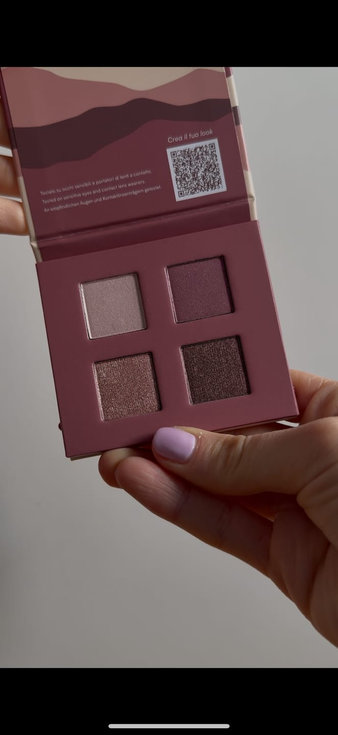 Customer photo review of Ombretti Natural Palette Dolomite