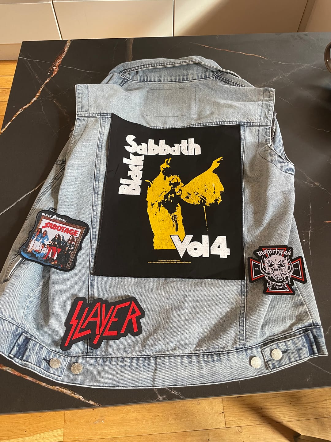 Customer photo review of The Tomb Of The Blue-tilated - Vest
