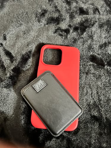 Customer photo review of WLT - Magsafe card holder by MDRNDOCK