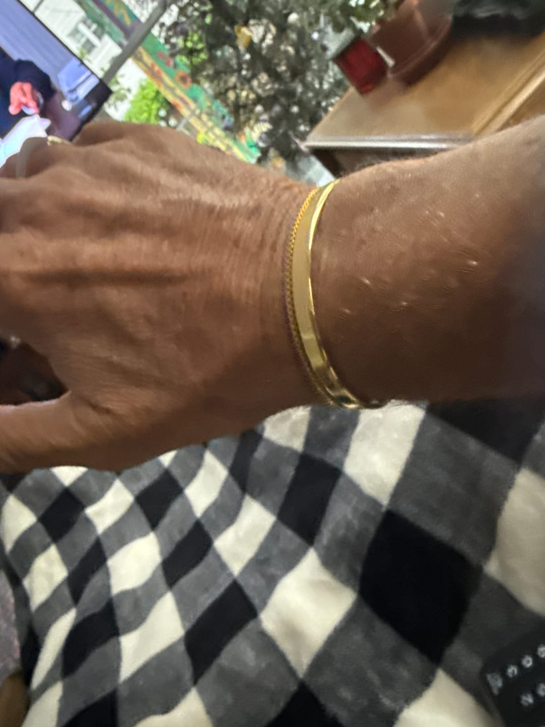 Customer photo review of Classic Unisize Cuff