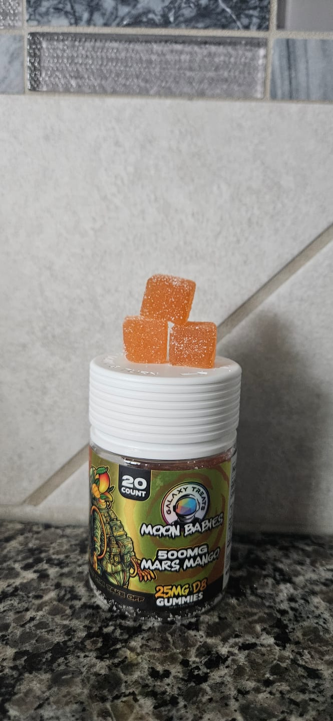 Customer photo review of Mars Mango D8 Gummies