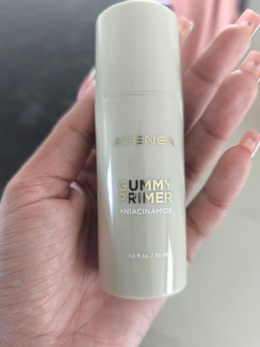 Customer photo review of GUMMY PRIMER CON 4% DE NIACINAMIDA