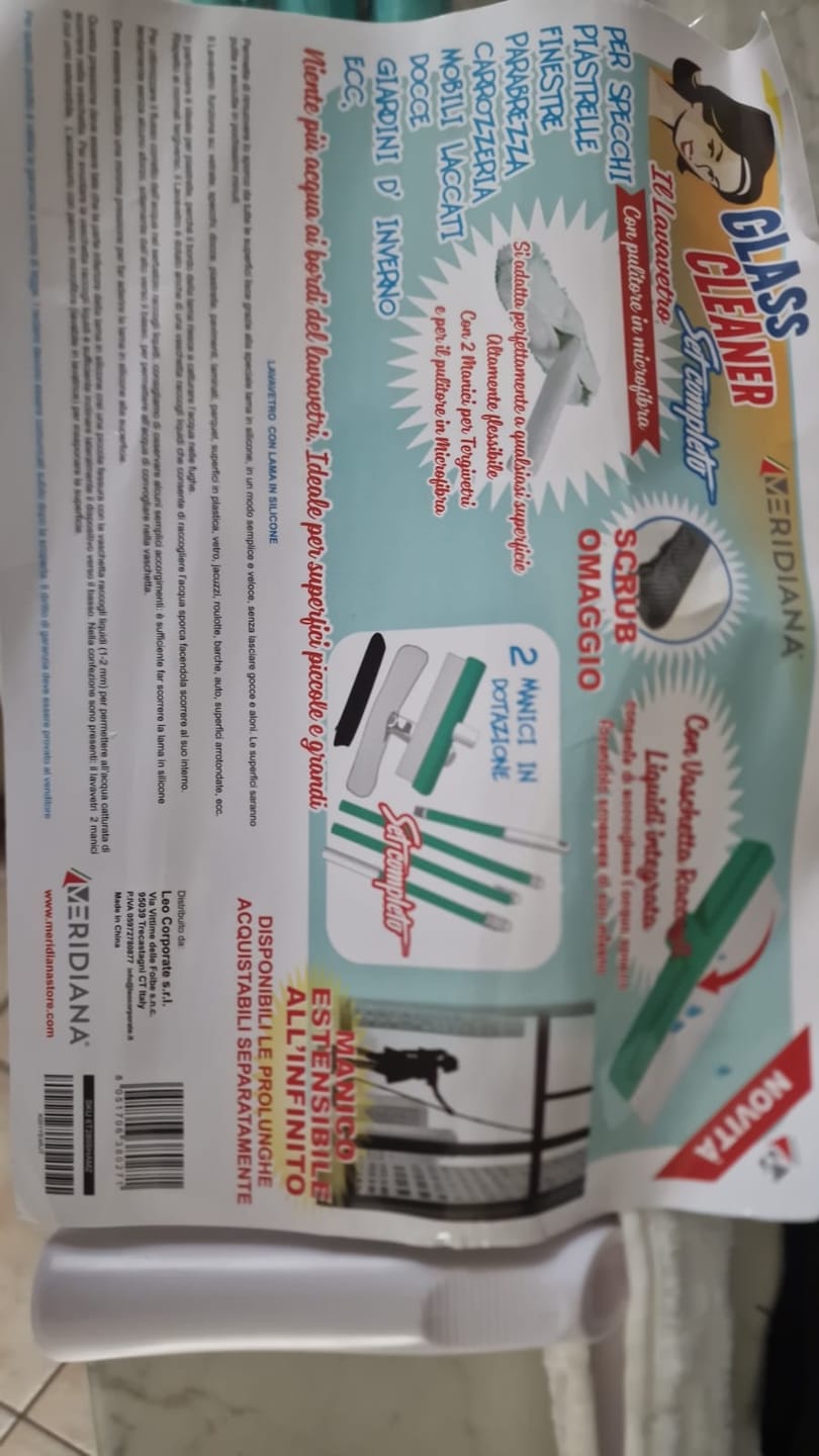 Customer photo review of Lavavetri in silicone SMART con Vaschetta Raccogli Acqua integrata, Pulisci i Vetri senza striature, Vetri senza aloni, Lavavetri professionale di alta qualità