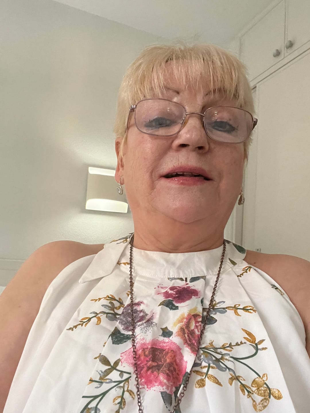 Customer photo review of Glov Serum-Infused Microneedle Eye Patches