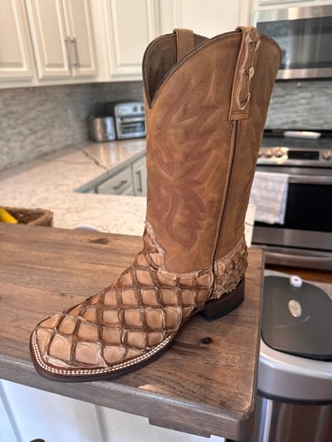 Customer photo review of Caramel - Genuine Pirarucu Fish Boots