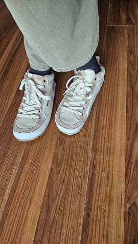 Customer photo review of Zapatilla B1. Crema