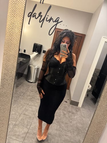 Customer photo review of NW Midi Skirt
