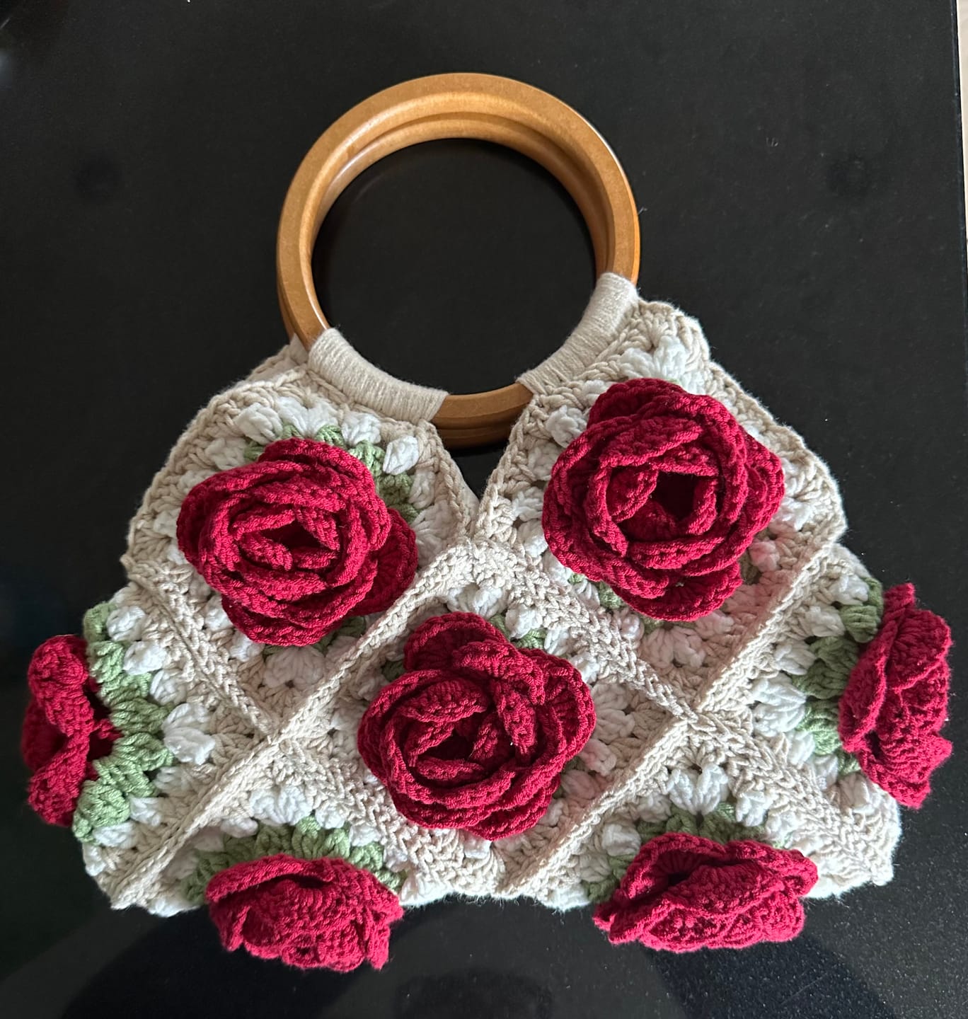 Customer photo review of 1980 Rose Handbag Crochet DIY KIT