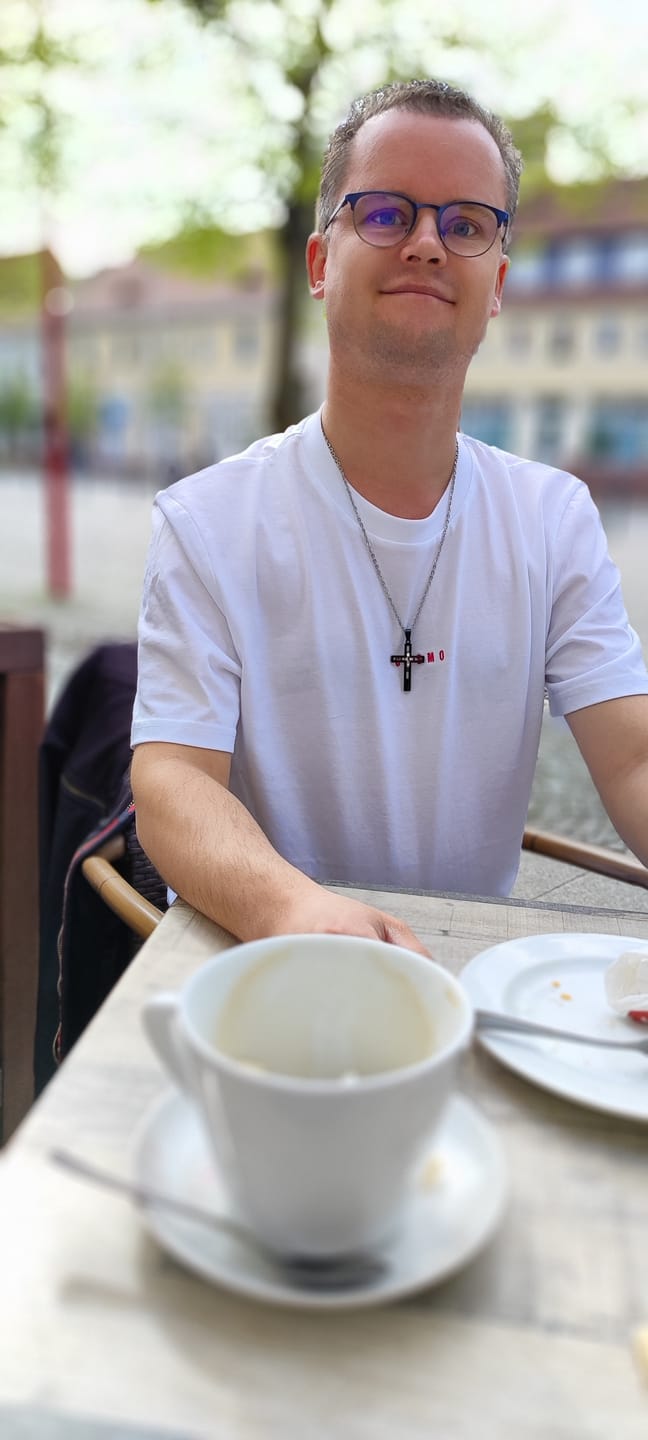 Customer photo review of The Cosmo organic t-shirt