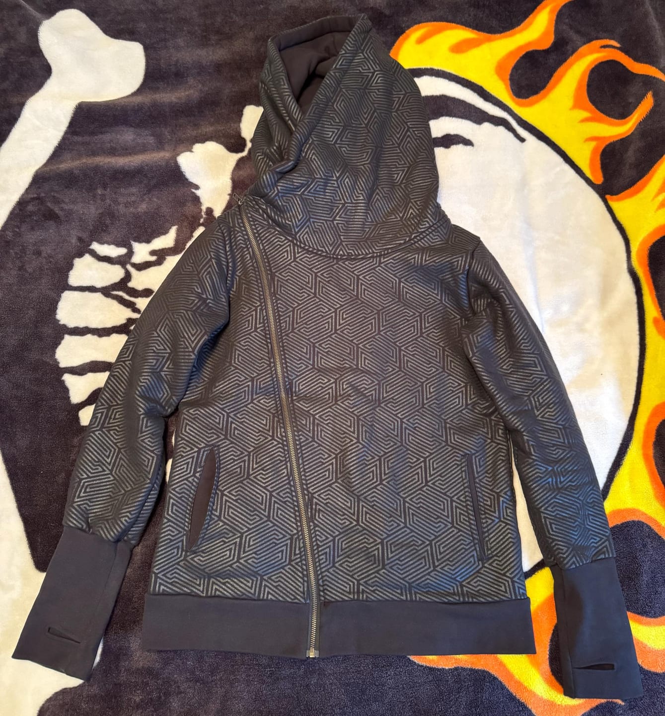 Customer photo review of AROS Hoodie
