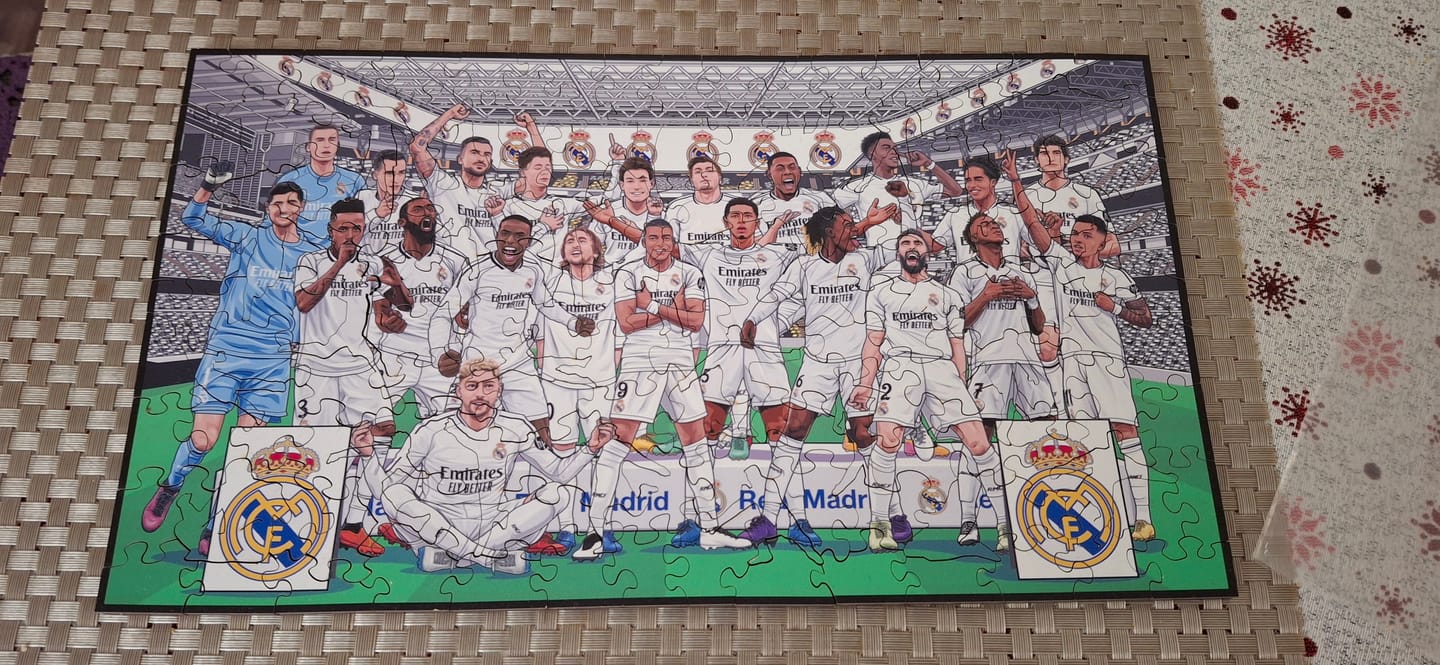 Customer photo review of Real Madrid CF® 2024/25 Team - Wooden Puzzle
