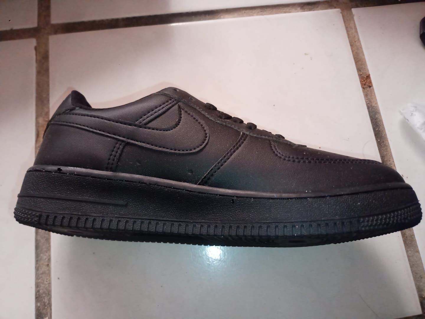 Customer photo review of Tenis Air Force 1 Negro Supreme 1.1 Premium