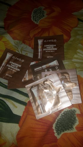 Customer photo review of O.TWO.O LONGWEAR FOUNDATION SPF30+ TESTER