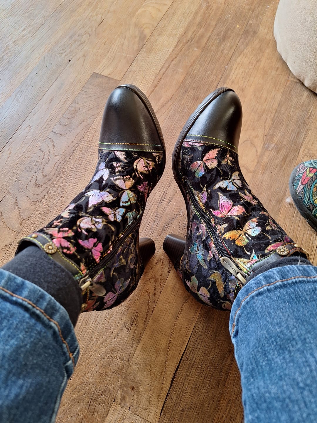 Customer photo review of Vintage Butterfly Elegance Leather Ankle Shoes