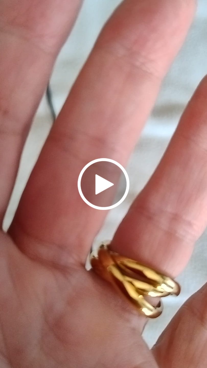 Customer video review of Anel Trindade Banhado em Ouro 18K