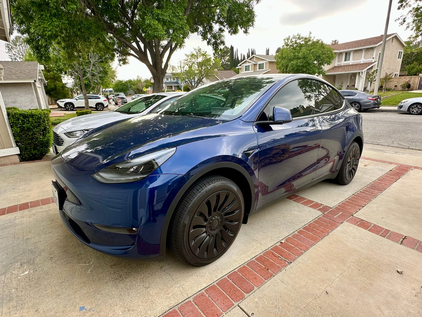 Customer photo review of TESPLUS 19'' Hurricane Style Wheel Cover for Model Y