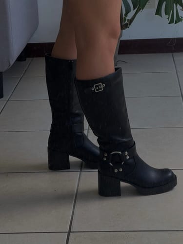 Customer photo review of SONY BLACK BOOTS