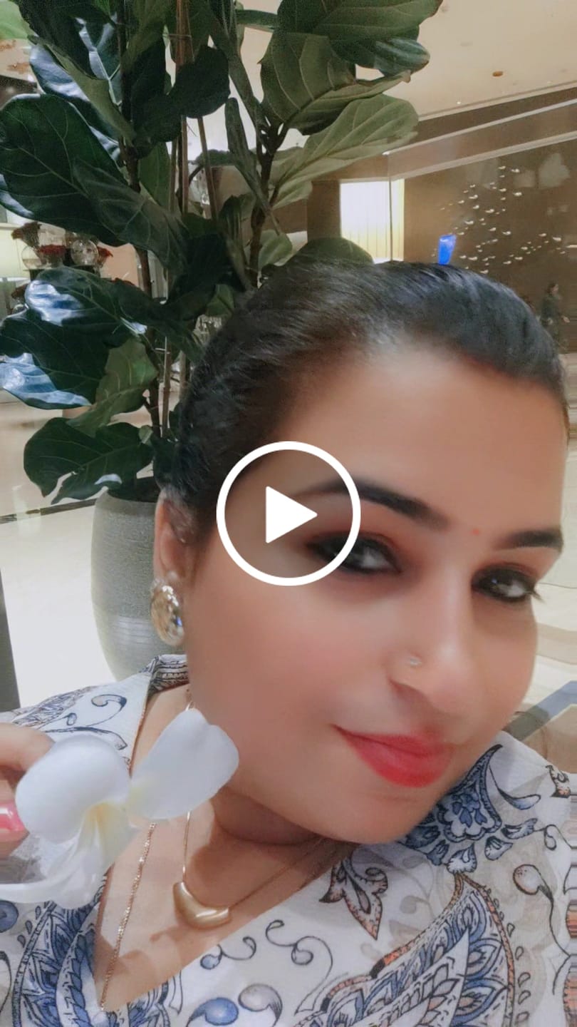 Customer video review of Golden Rays Stud Earrings