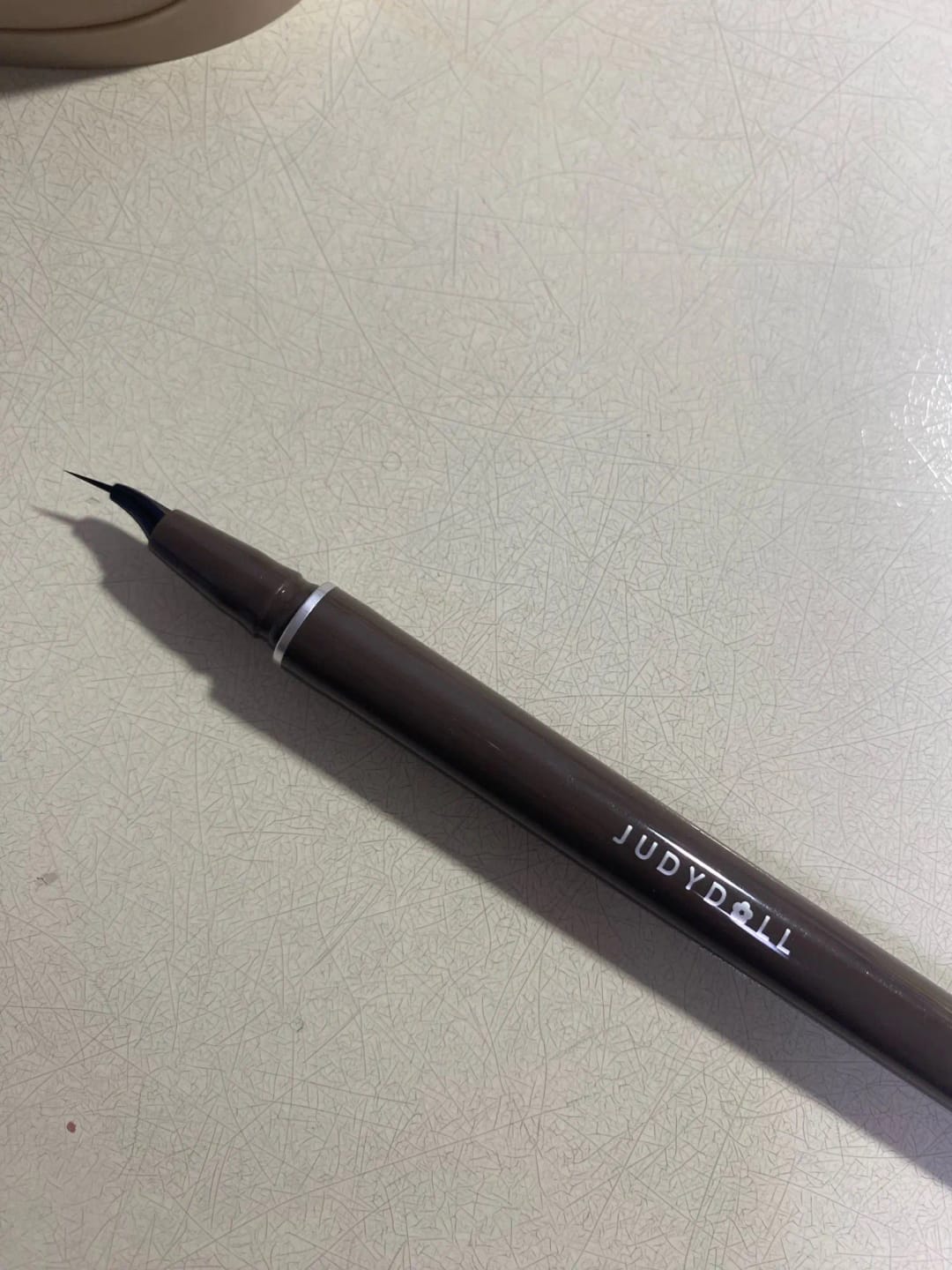 Customer photo review of JUDYDOLL Super Fine Eyeliner Fine Brushwork Stain Free Waterproof Anti Shake Long lasting Fast Drying Slim And Enlarged Eyes