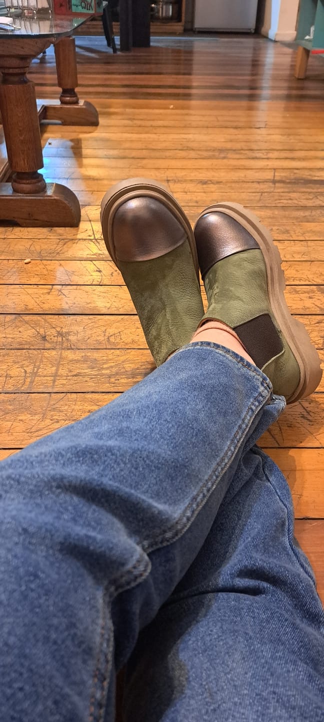 Customer photo review of Botin Mujer / Celia Verde Metálico