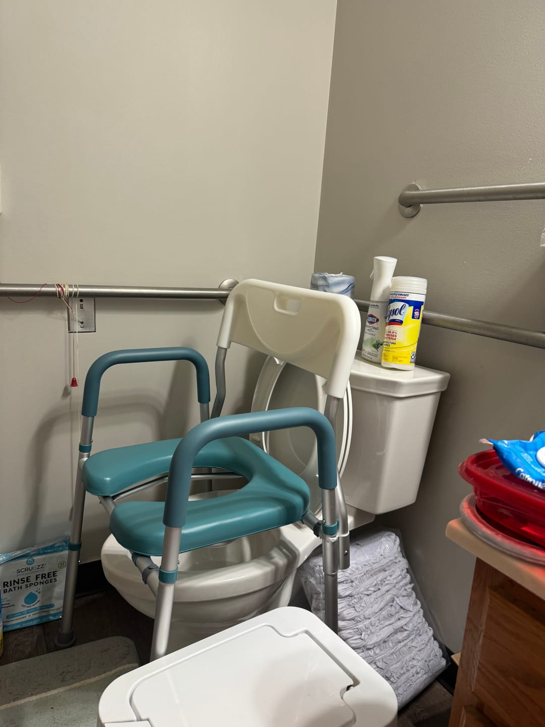 Customer photo review of Raised Toilet Seat (400lb)