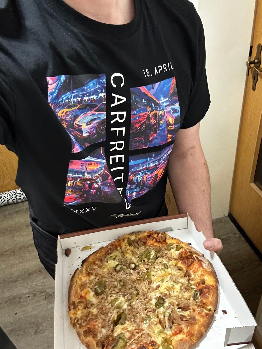 Customer photo review of T-SHIRT Classic fit | Carfreitag MMXXV | Unisex