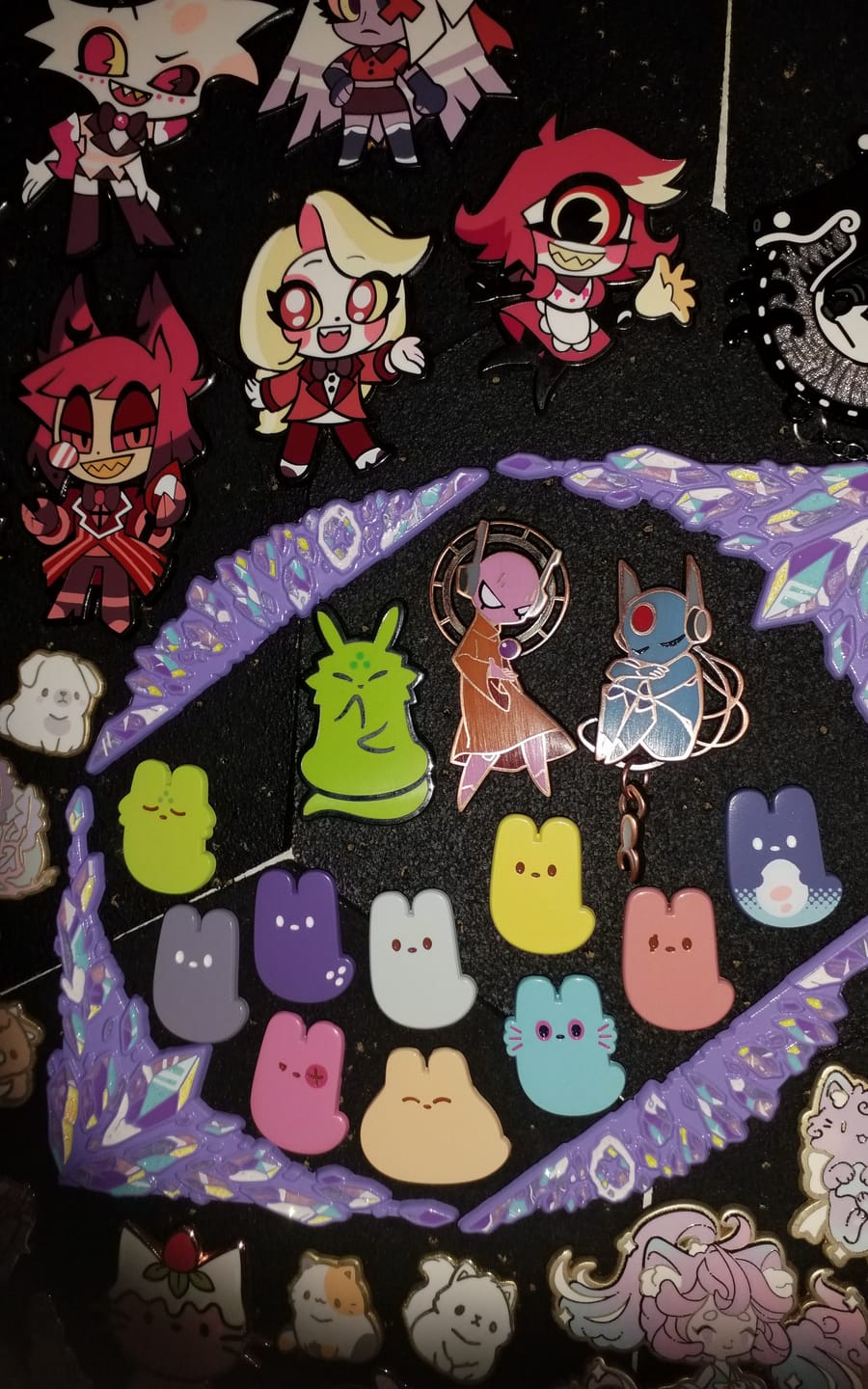 Customer photo review of Rain World - Saint Slugcat Pin