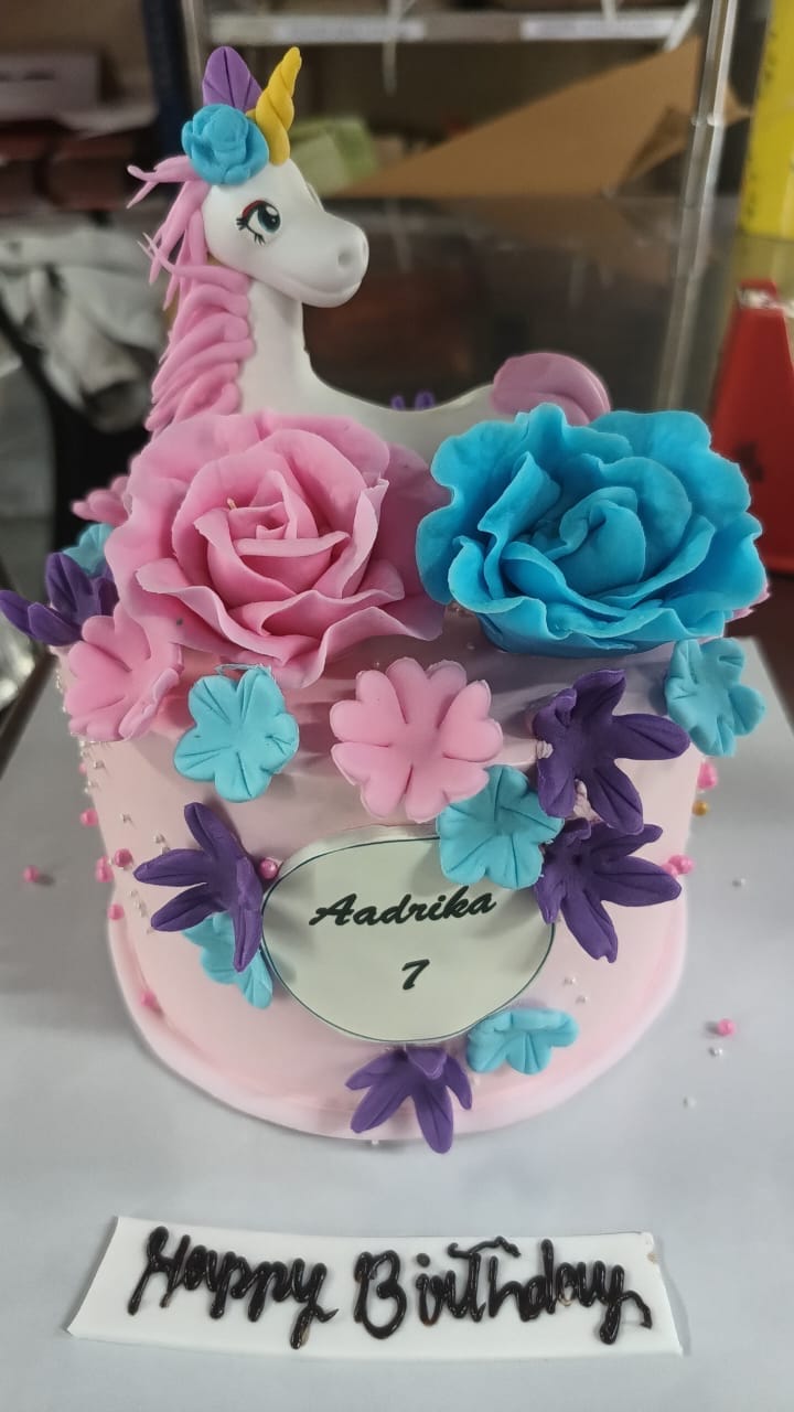 Customer photo review of Unicorn Lush Hair Cake