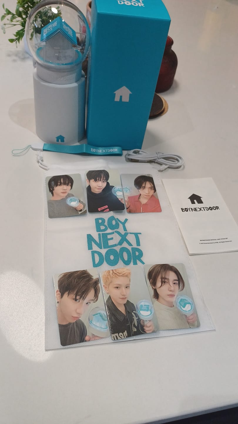 Customer photo review of [4TH PRE-ORDER] BOYNEXTDOOR - OFFICIAL LIGHT STICK SET