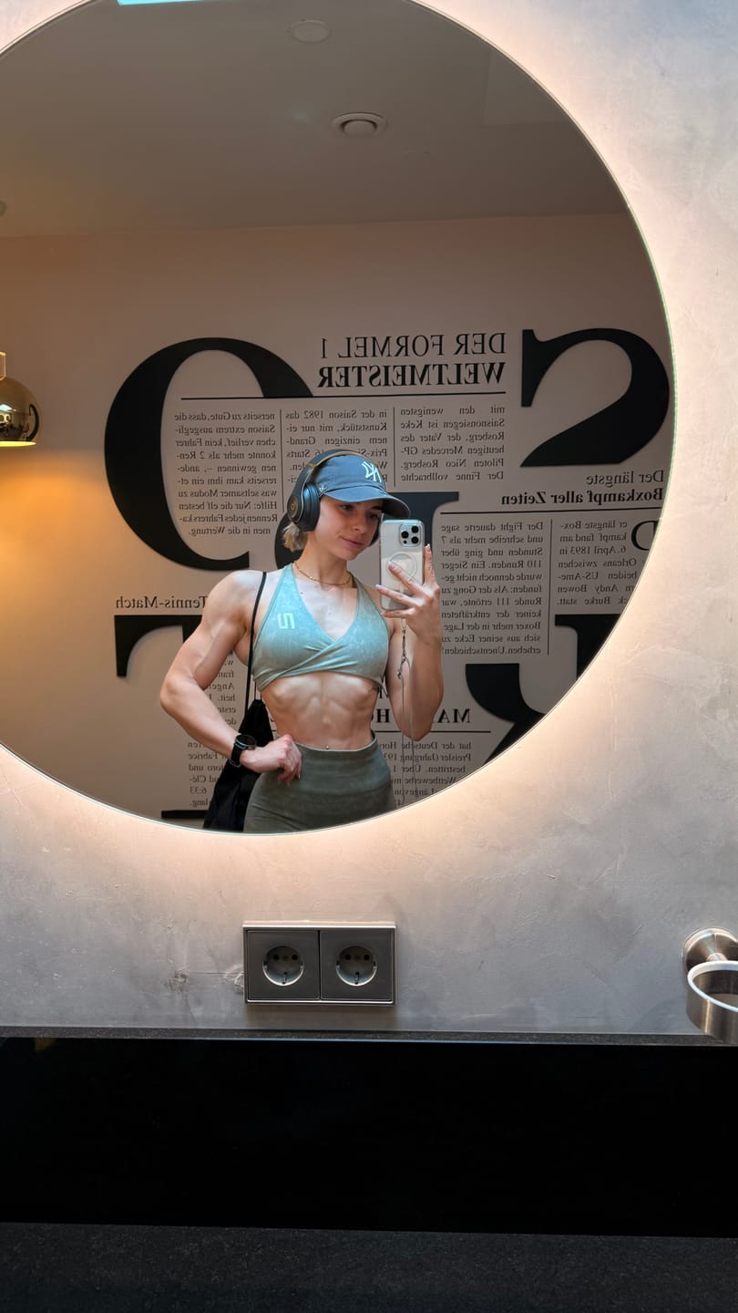 Customer photo review of Shadow Sports Bra Flex