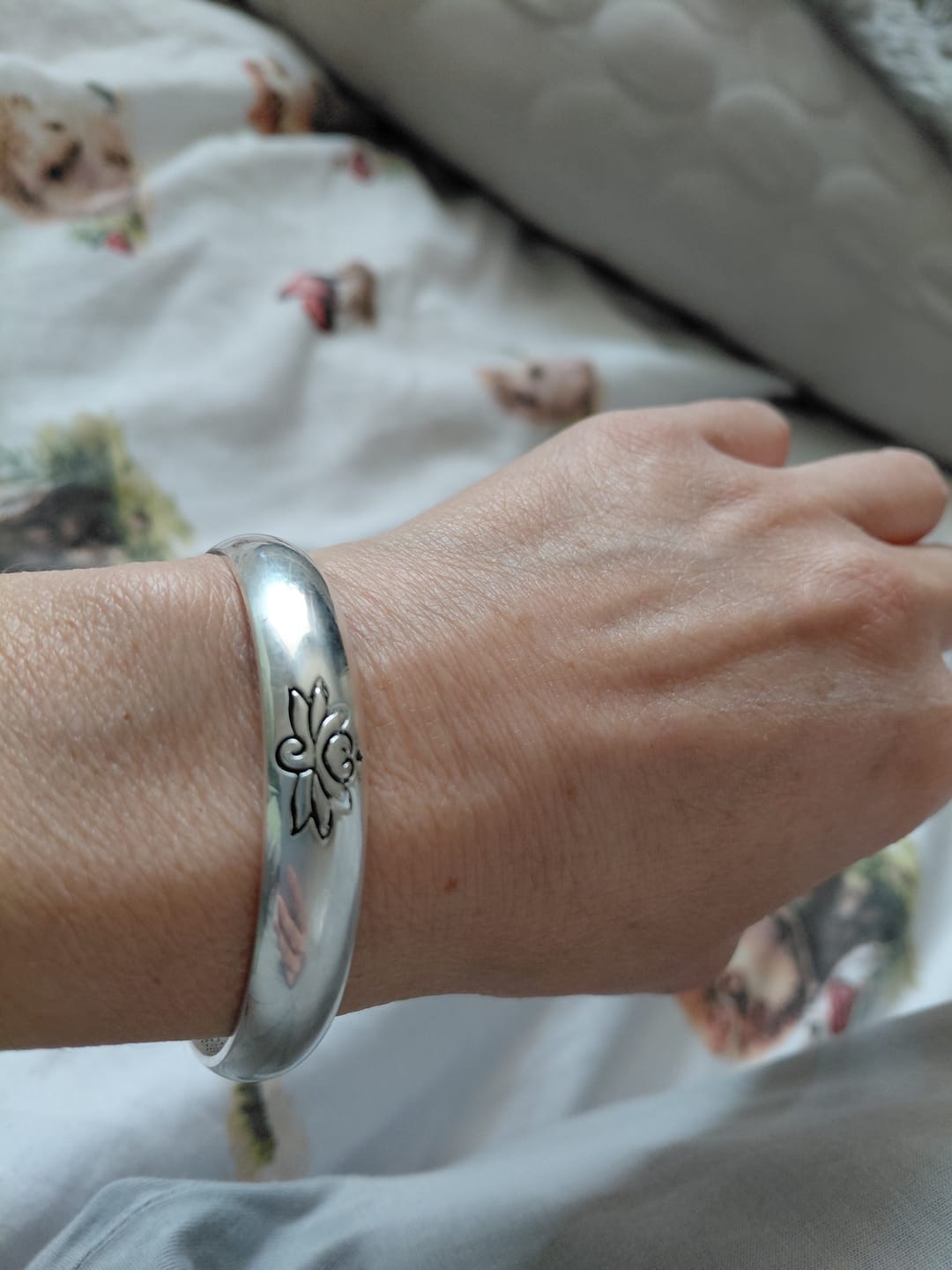 Customer photo review of Buddha Stones Lotus Flower Heart Sutra White Copper Healing Luck Bracelet