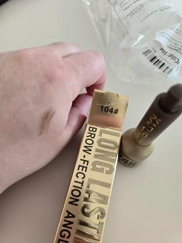 Customer photo review of Waterproof Eyebrow Pencil 3D Dye — Black Brown | KIMLUD
