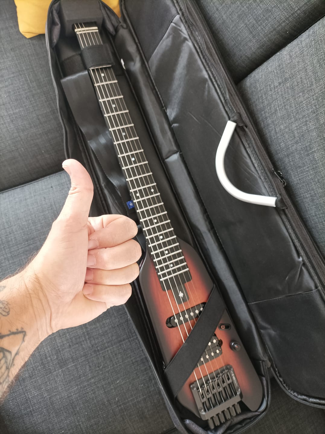 Customer photo review of Donner HUSH-X Guitare électrique guitare de voyage ultra-légère