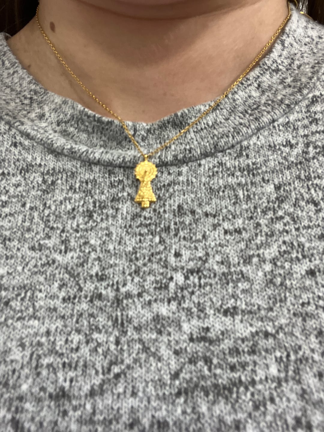 Customer photo review of Collar Virgen del Pilar