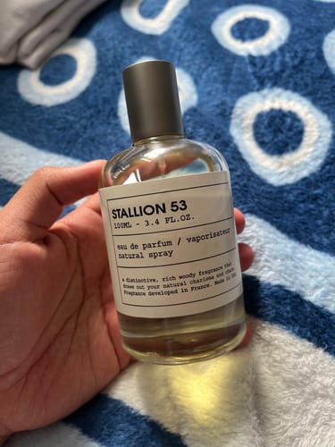 Reseña con foto de un cliente sobre Perfume Emper Stallion 53 100ml Edp Unisex