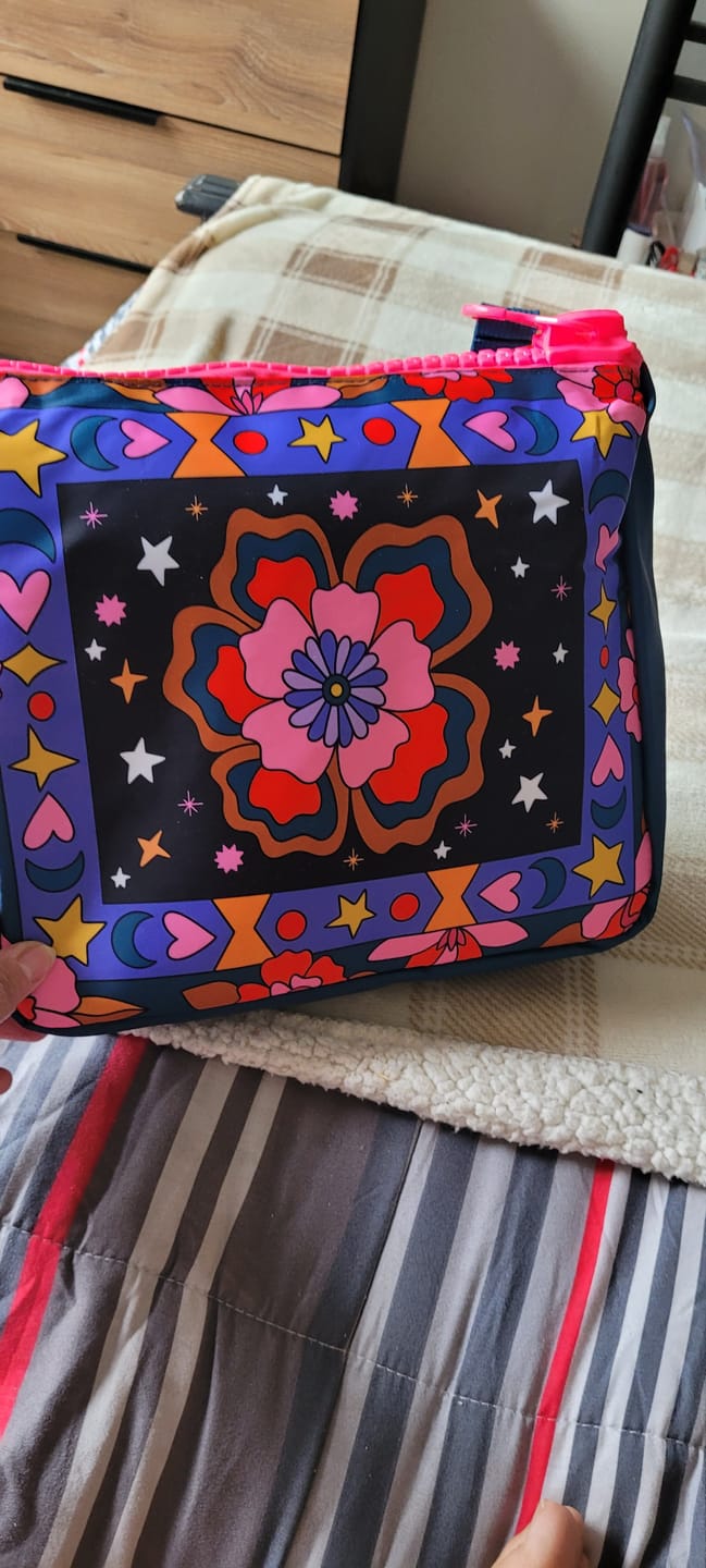 Customer photo review of ESTUCHE FLOWERS