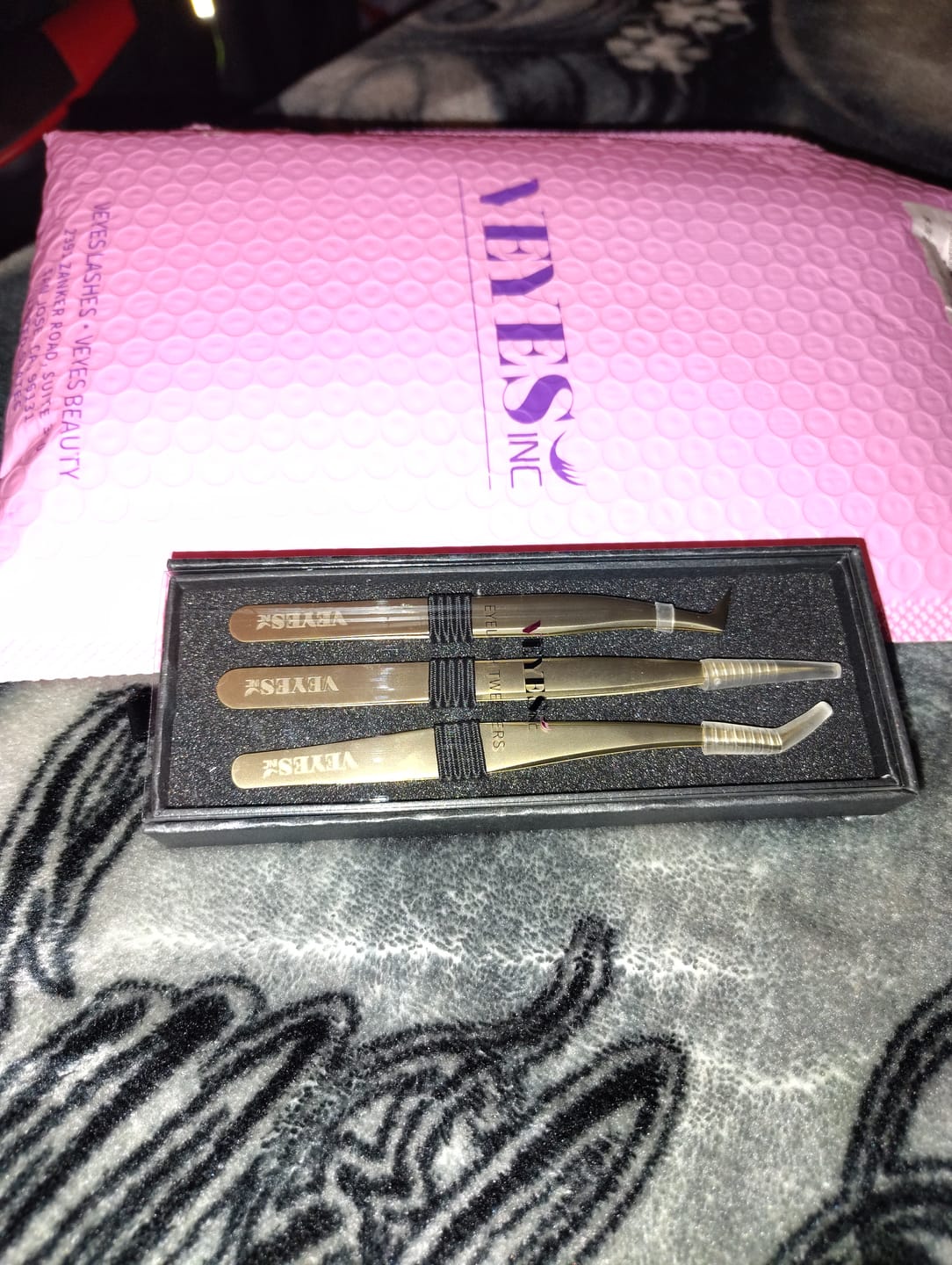 Customer photo review of Luxe Gold Precision Tweezer Trio