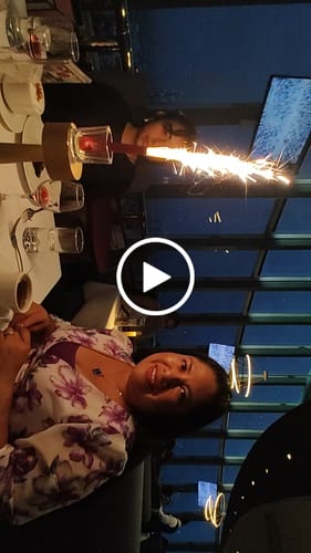 Customer video review of Menú Golden