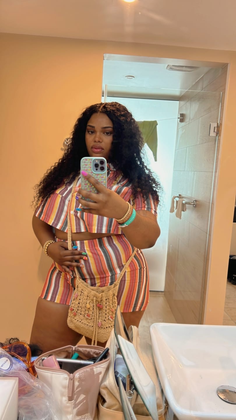 Customer photo review of Wavymy Pre-Bleached HD Lace Wear & Go Pre-Cut Wigs Dome Cap Glueless Water Wave 6x4 Lace Closure Wig 180% Density