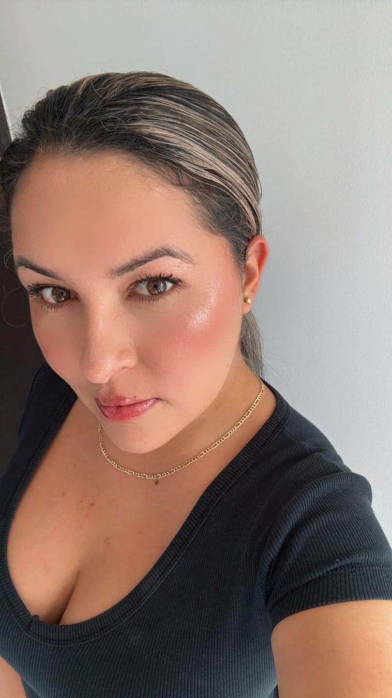 Customer photo review of ILUMINADOR EFECTO HÚMEDO SUBLIME