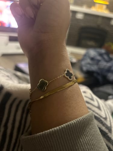 Customer photo review of Rosa flower bracelet
