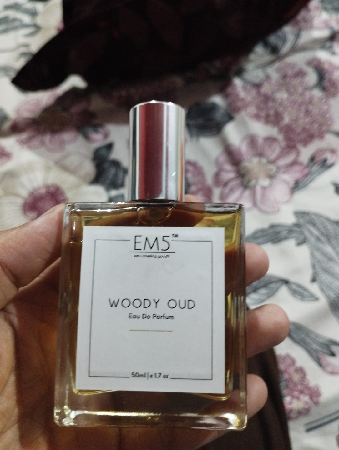 Customer photo review of EM5™ Woody Oud Unisex Perfume EDP Spray for Men & Women | Woody Oud Spicy Fragrance Accords | Luxury Gift for Him / Her | Variants Available: 50 ml Spray / 15 ml Spray