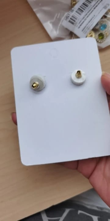 Customer photo review of Gold-Toned Leaf Drop Earrings With Demon’s Eye Centerpiece For European American Retro Court Glamour — Cobalt | KIMLUD
