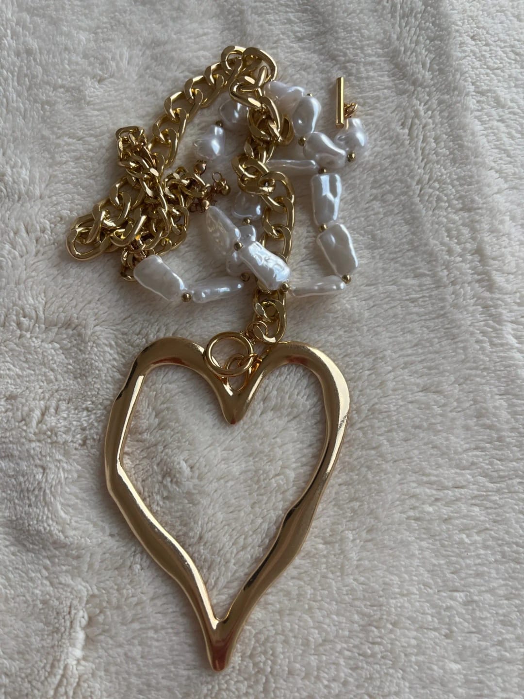 Customer photo review of Neo-Gothic Pearl Heart Pendant Choker Set — Gold | KIMLUD